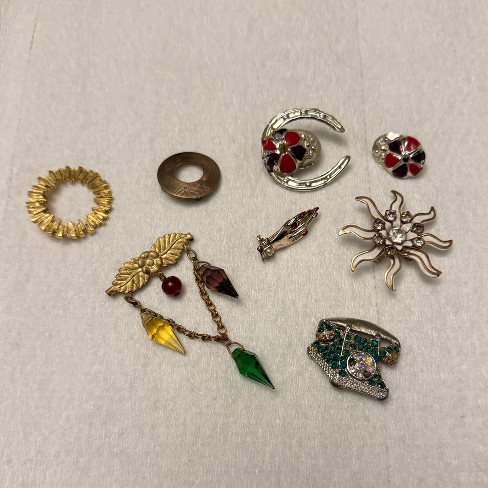 Estate lot of misc brooches